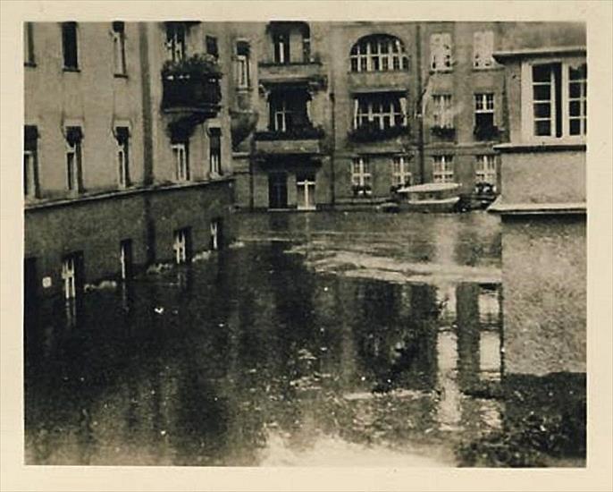 Powódz rok 1938 - 1938_Nysa, Powodz, ul. Ligonia i Boh. Warszawy.jpg