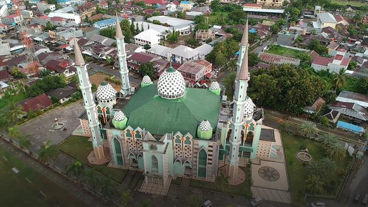 Jndonezja - indonezja-liczy-swoje-meczety-z-pomoca-dronow-na-razie-zarejestrowano-560-tys-swiatyn.jpg